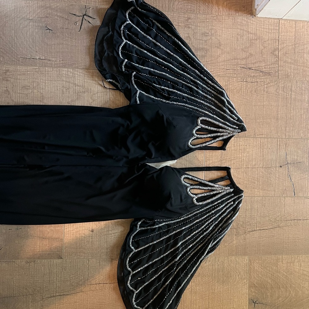 Stunning, Art Deco, Jovani gown. Never worn. Size 14.